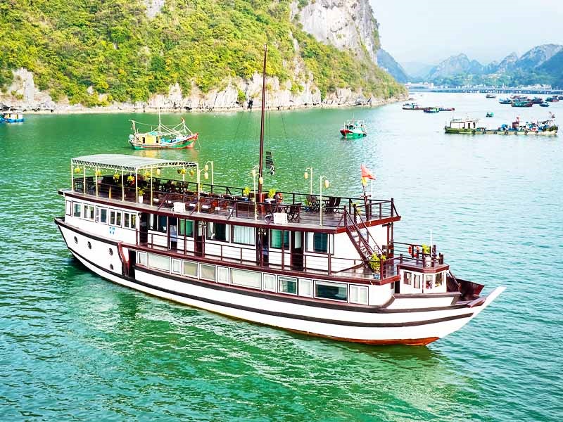 Garden Bay Legend 10 Cabins Cruise  - Bai Tu Long Bay - 3 Days 2 Nights