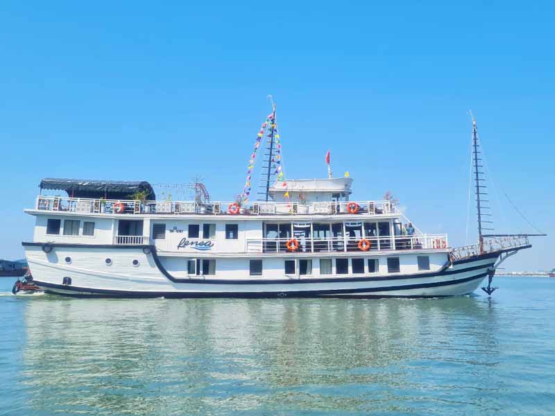 Renea Cruise - 11 Cabins - Bai Tu Long Bay - 3 Days 2 Nights