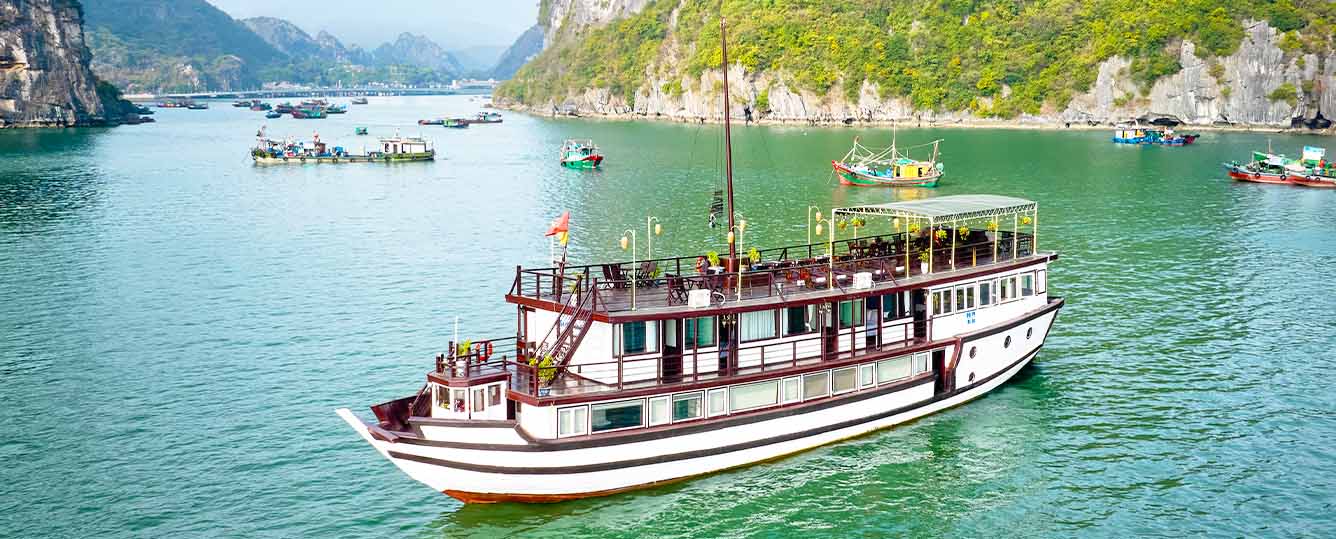 Garden Bay Legend 10 Cabins Cruise - Bai Tu Long Bay - 2 Days 1 Night
